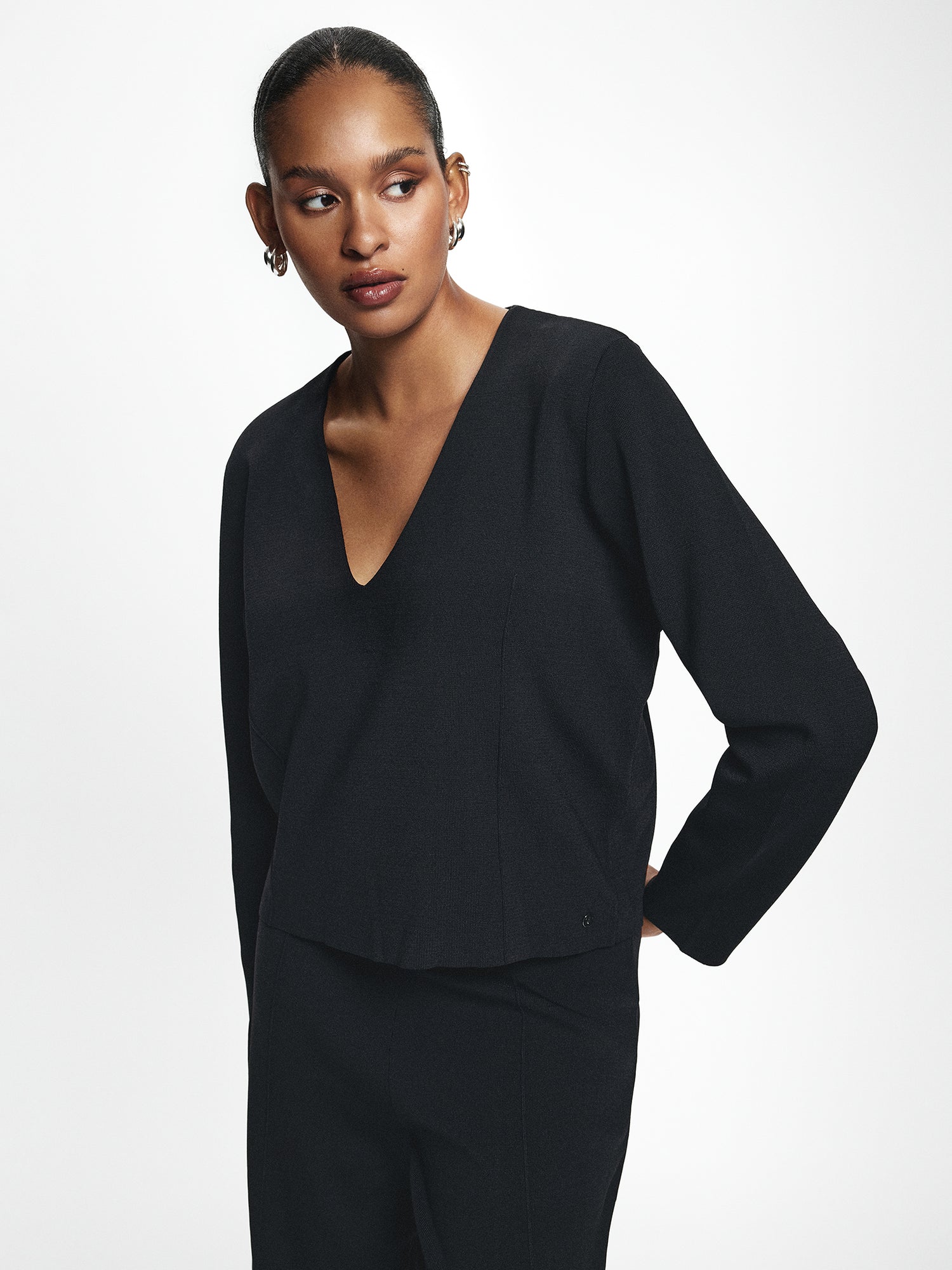 Long Sleeved Power Knit V-Neck Top
