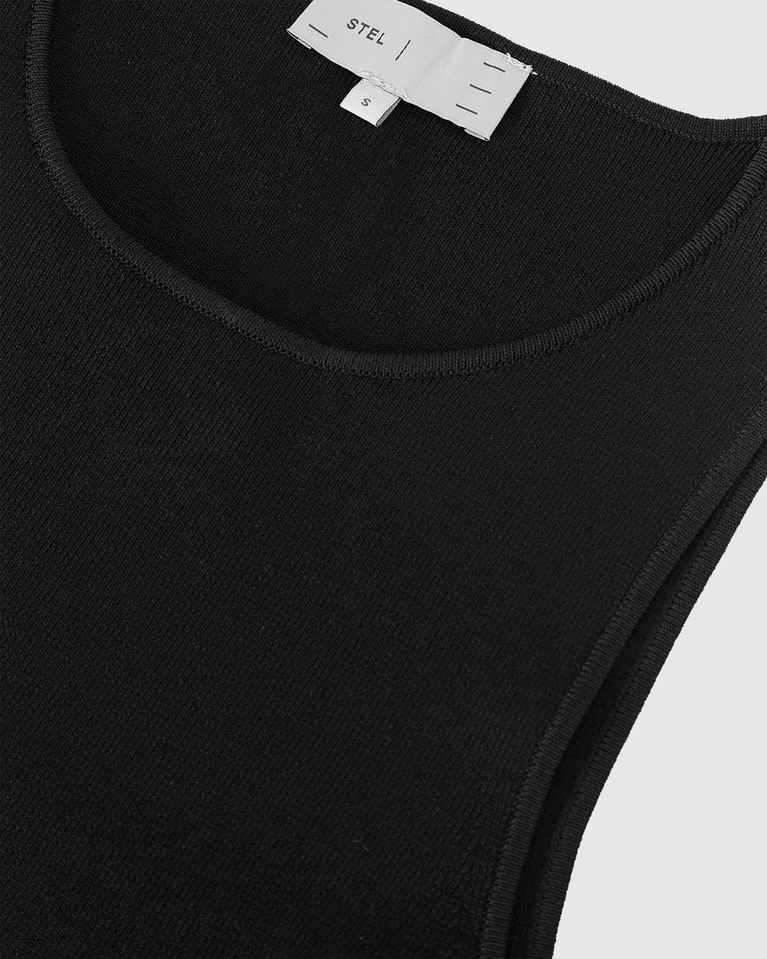Sleeveless Power Knit Cropped Top