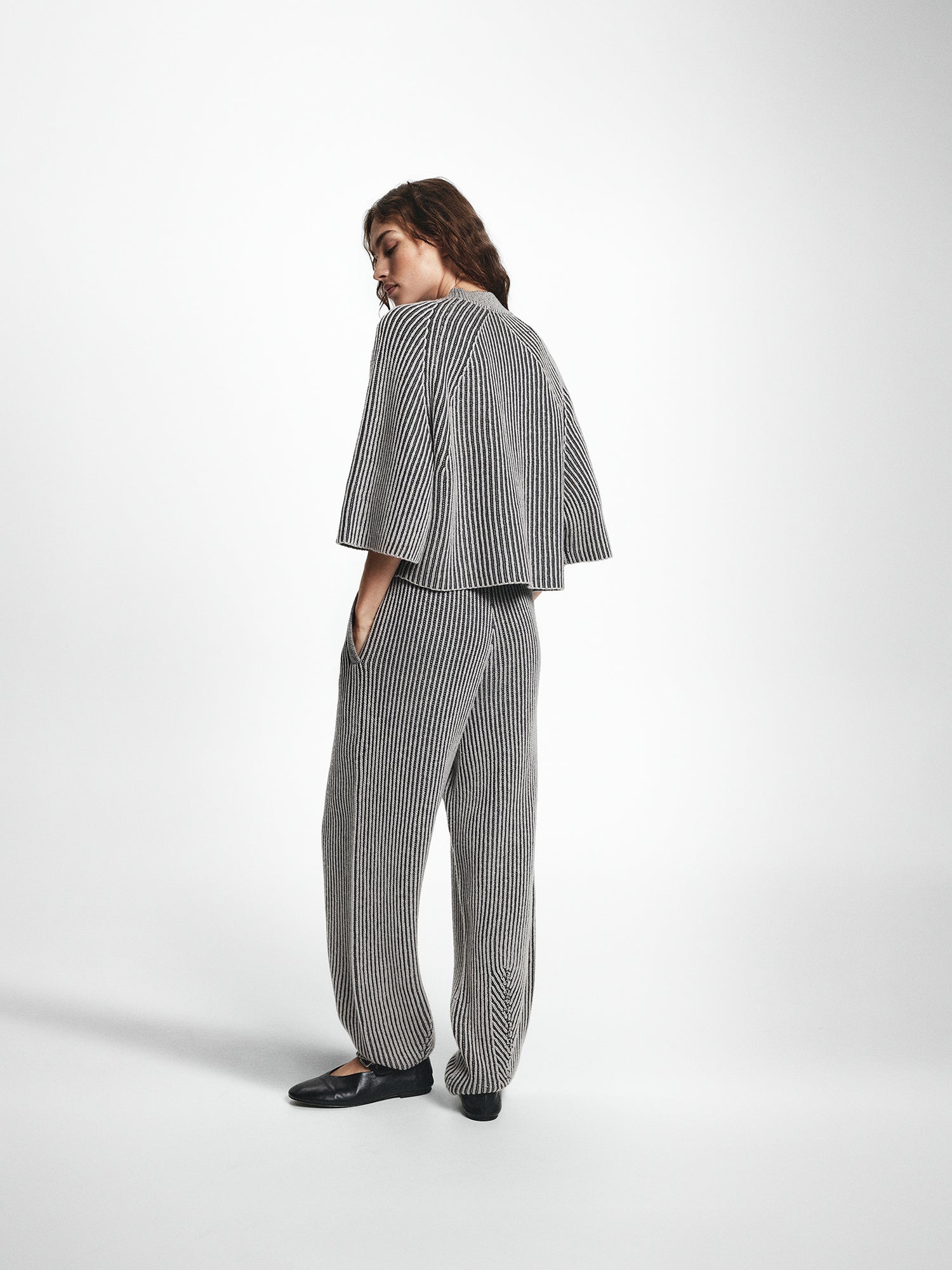 Ribbed Knitted Relaxed Trousers
