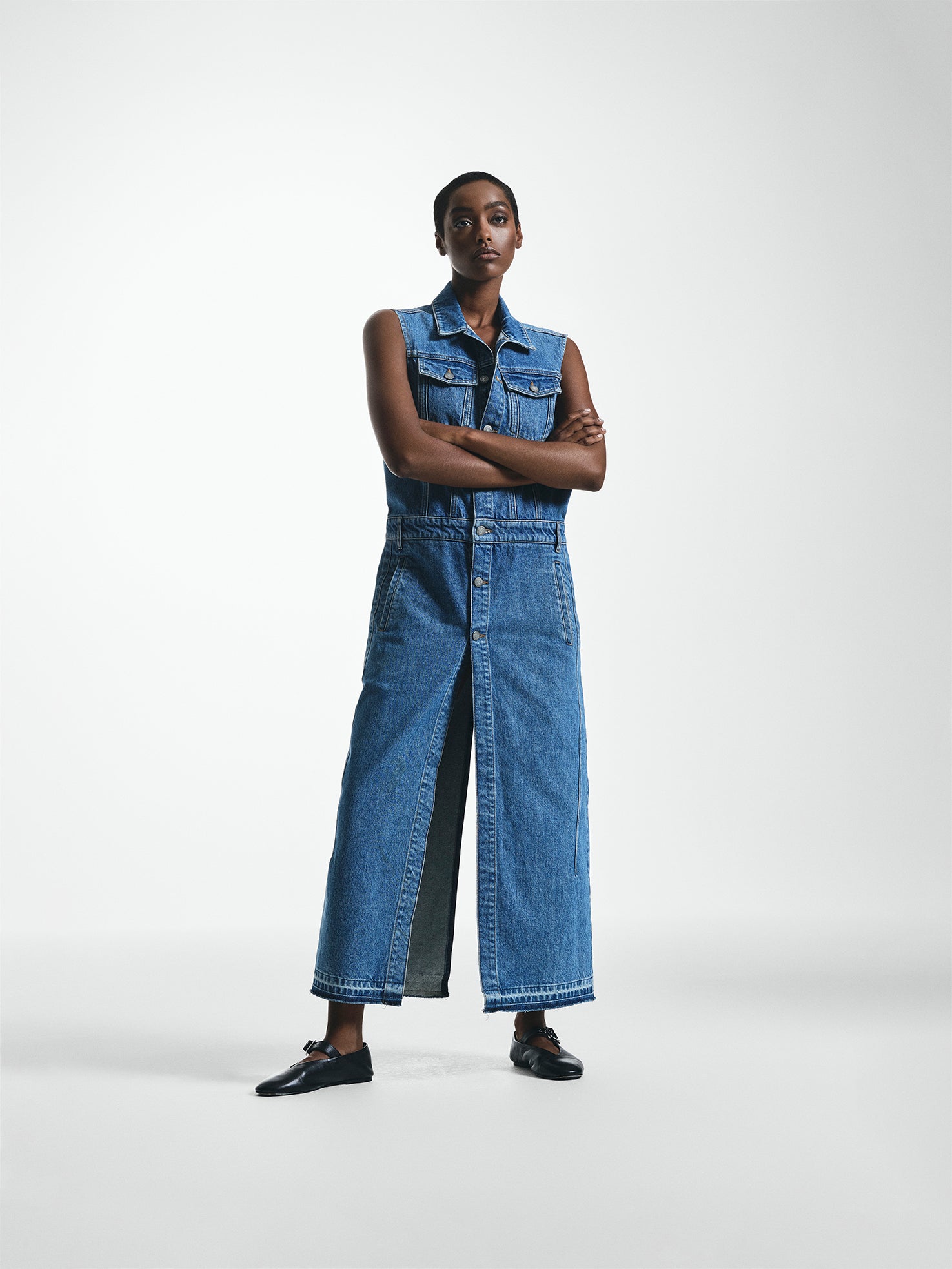 Long denim sleeveless jacket hotsell