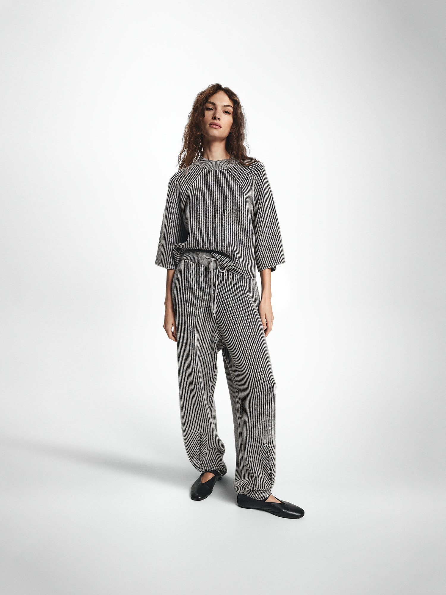 Ribbed Knitted Relaxed Trousers